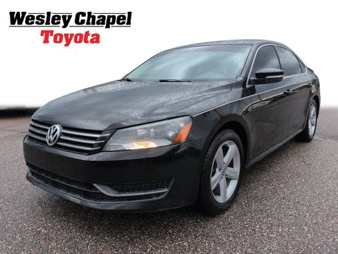 Used 2015 Volkswagen Passat 1.8T SE FWD image 1