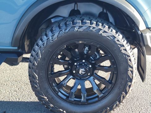 Used 2023 Ford Bronco Badlands w/ Sasquatch Package image 13