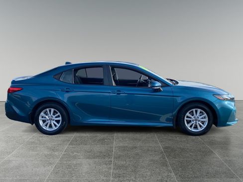 Used 2025 Toyota Camry LE w/ Convenience Package FWD image 6