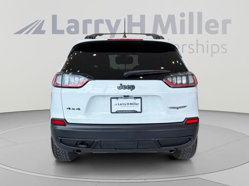 Used 2019 Jeep Cherokee Latitude AWD/4WD image 4