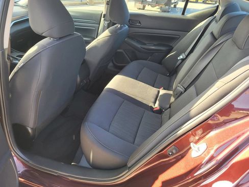 Used 2025 Nissan Altima 2.5 SV AWD/4WD image 3
