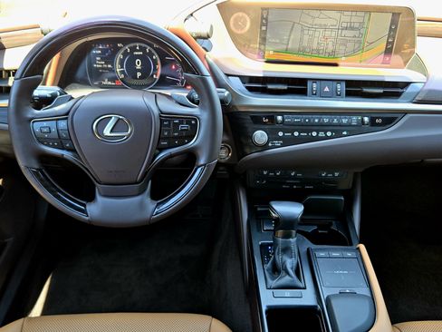Used 2021 Lexus ES 350 w/ Premium Package FWD image 22