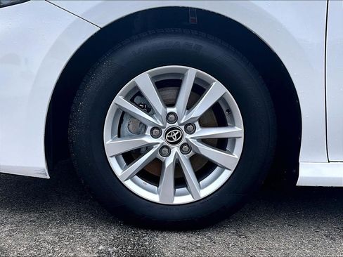 Used 2025 Toyota Camry SE FWD image 7