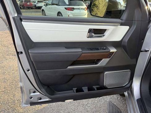 Used 2025 Toyota Sequoia Capstone image 21