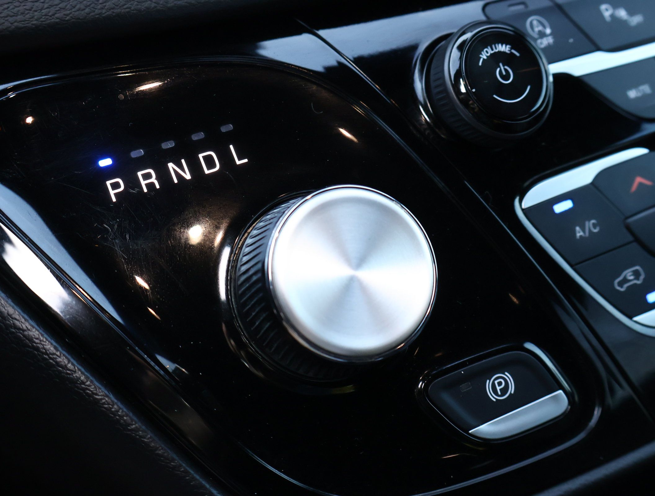 Used 2025 Chrysler Pacifica Select FWD image 19
