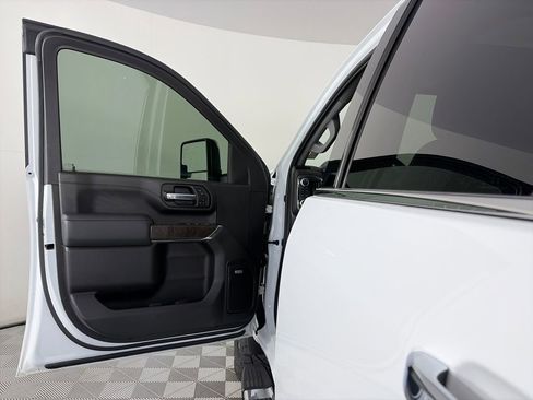 Used 2020 GMC Sierra 3500 Denali w/ Denali Ultimate Package image 10