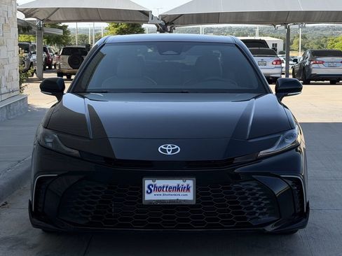 Used 2025 Toyota Camry SE w/ Convenience Package FWD image 7