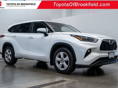 Used 2023 Toyota Highlander LE