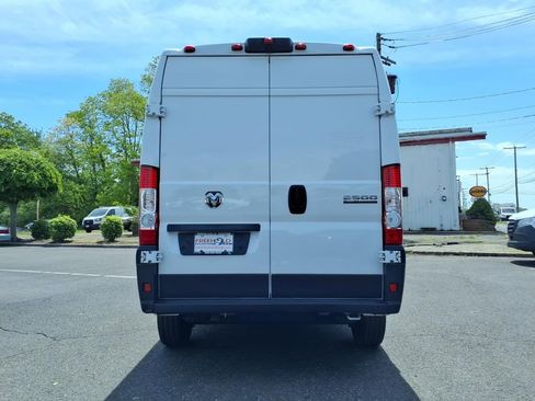 Used 2025 RAM ProMaster 2500 w/ Convenience Group FWD image 20