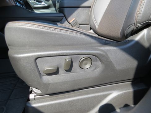 Used 2024 Chevrolet Tahoe High Country w/ Premium Package image 18