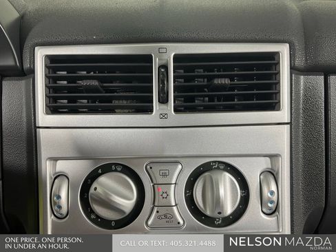 Used 2007 Chrysler Crossfire Limited RWD image 24
