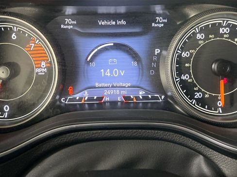 Used 2022 Jeep Cherokee Limited AWD/4WD image 12