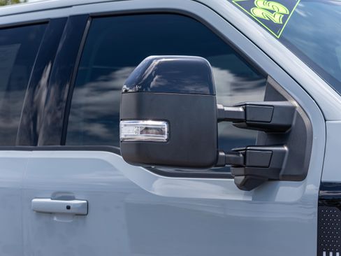 Certified 2025 Ford F250 Lariat w/ Lariat Ultimate Package AWD/4WD image 15