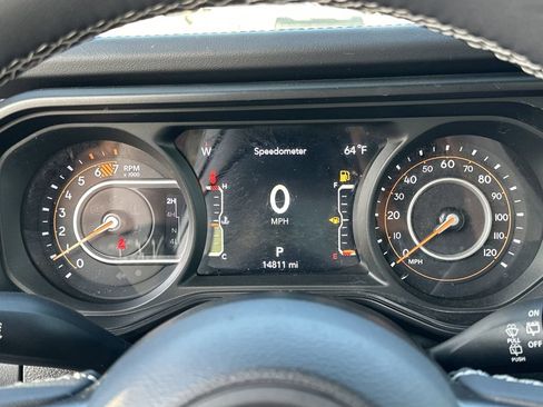 Used 2025 Jeep Wrangler Unlimited Rubicon w/ Safety Group image 13