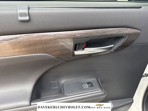 Used 2020 Toyota Highlander Limited image 23