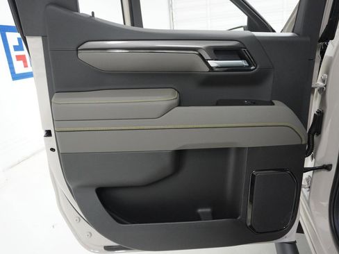 New 2026 Chevrolet Silverado 1500 ZR2 image 32