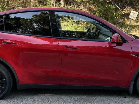 Used 2021 Tesla Model Y Long Range image 4