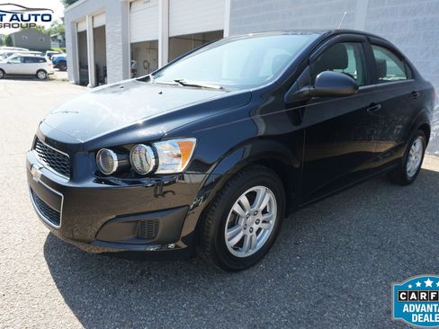 Used 2016 Chevrolet Sonic LT FWD image 3