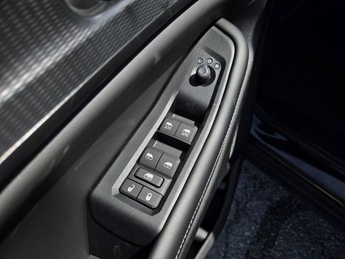 New 2026 Jeep Grand Cherokee L Laredo AWD/4WD image 11