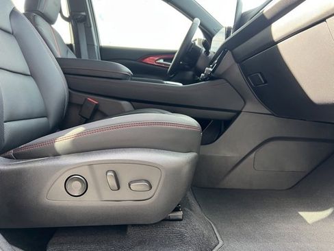 Used 2026 Chevrolet Traverse RS image 5