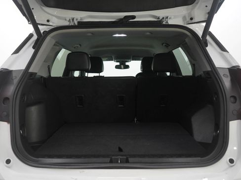 Used 2024 GMC Terrain SLT image 17