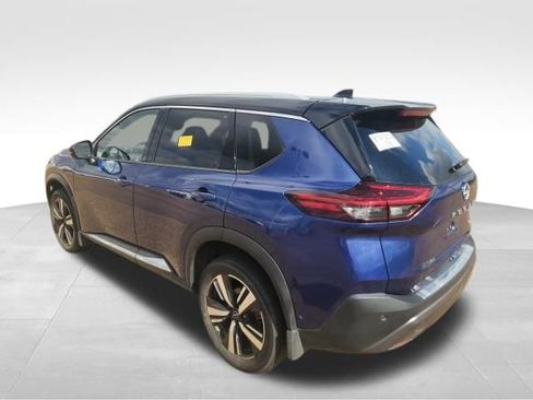 Used 2023 Nissan Rogue SL w/ SL Premium Package image 11