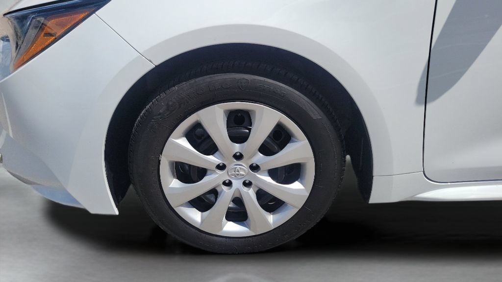 Certified 2025 Toyota Corolla LE FWD image 25