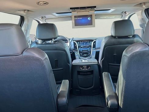 Used 2020 Cadillac Escalade Luxury image 35
