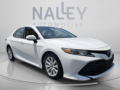 Used 2019 Toyota Camry LE FWD image 7