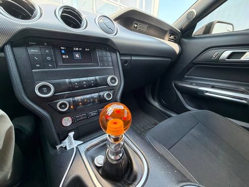 Used 2020 Ford Mustang GT w/ Black Accent Package RWD image 5