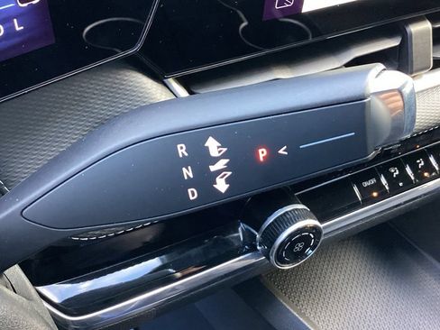 Used 2025 Chevrolet Equinox LT AWD/4WD image 29