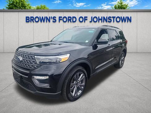 Used 2023 Ford Explorer XLT w/ Equipment Group 202A AWD/4WD image 4