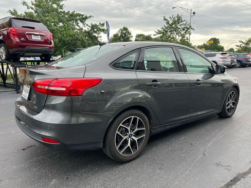Used 2018 Ford Focus SEL FWD image 6