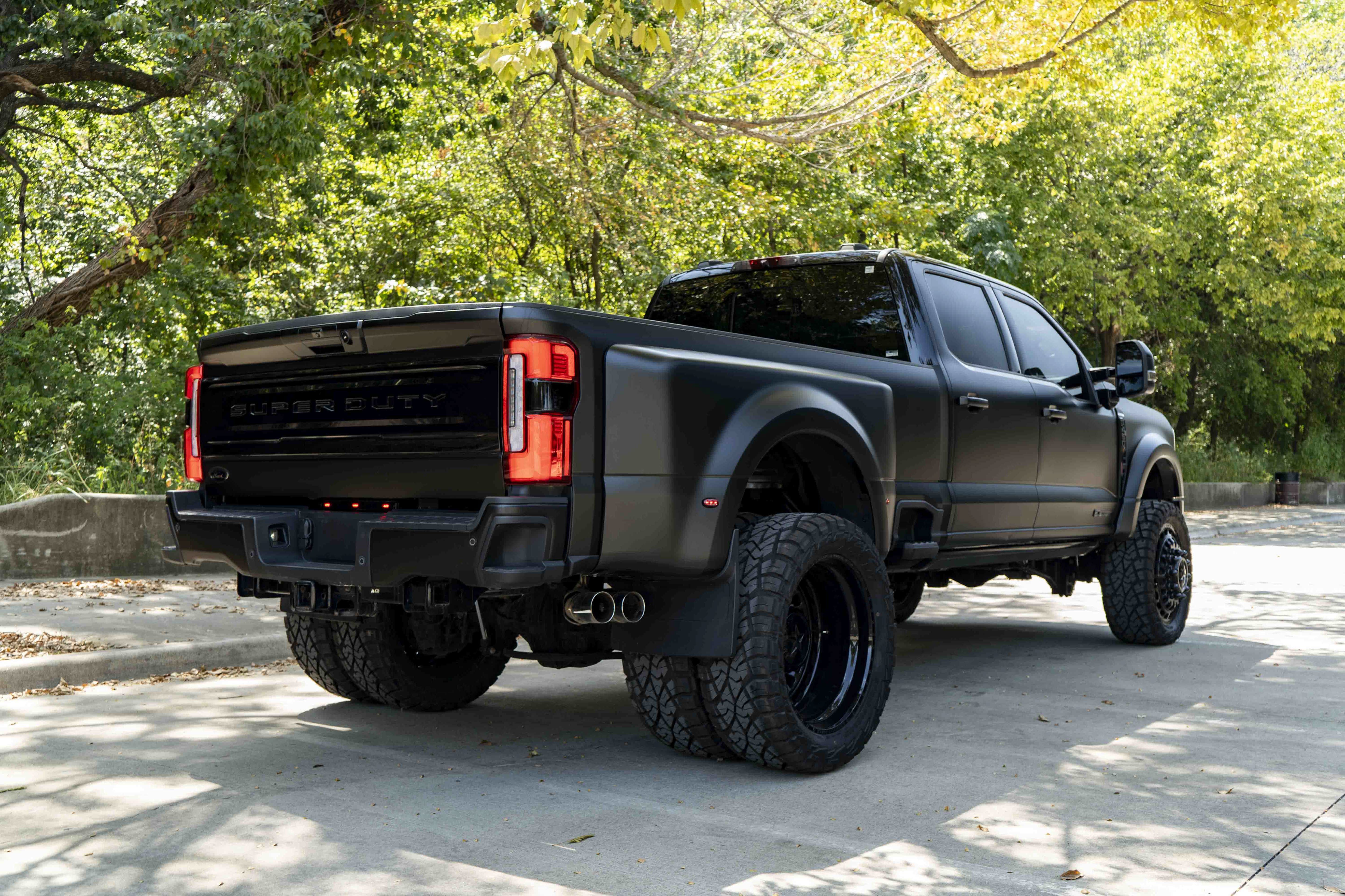 Used 2025 Ford F450 Platinum w/ FX4 Off-Road Package AWD/4WD image 9