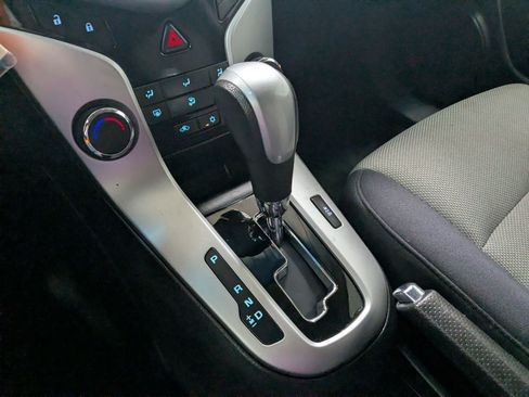 Used 2014 Chevrolet Cruze LS FWD image 17