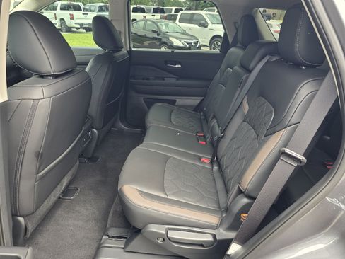 New 2026 Nissan Pathfinder Platinum w/ Cargo Package FWD image 12