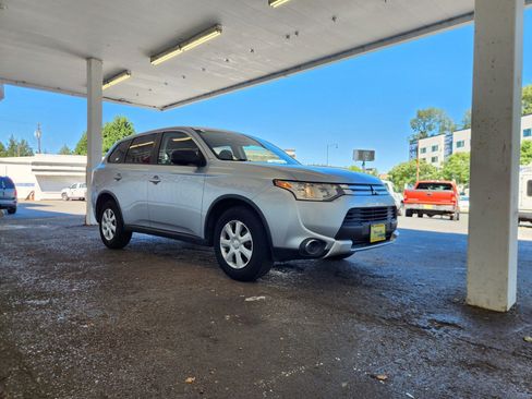 Used 2015 Mitsubishi Outlander ES FWD image 7