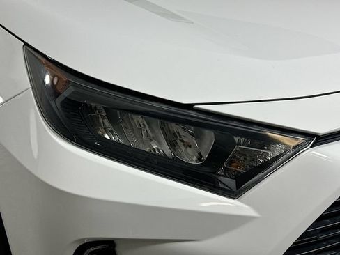 Used 2021 Toyota RAV4 LE w/ Carpet Mat Package (TMS) FWD image 22