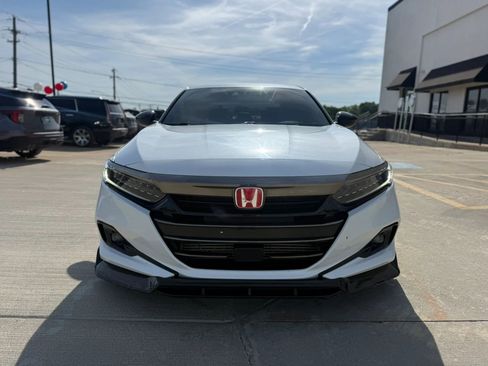 Used 2021 Honda Accord Sport image 2