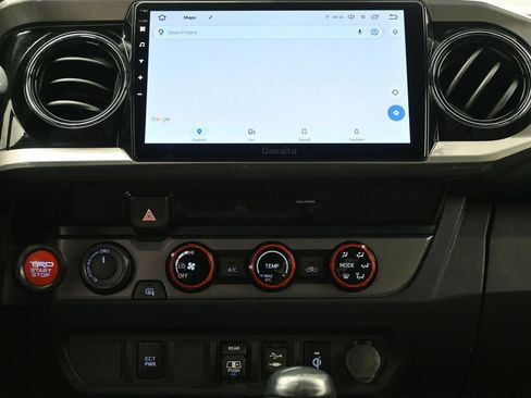 Used 2018 Toyota Tacoma TRD Sport image 20