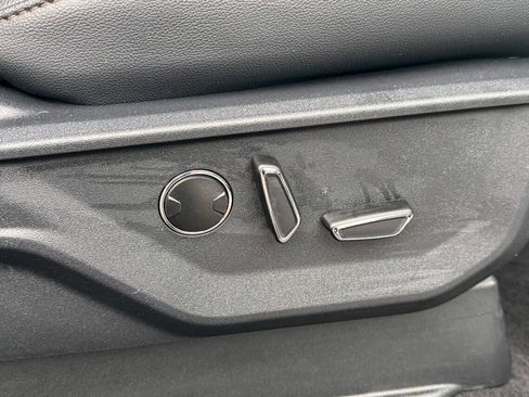 Used 2024 Ford F150 Lightning Lariat image 18