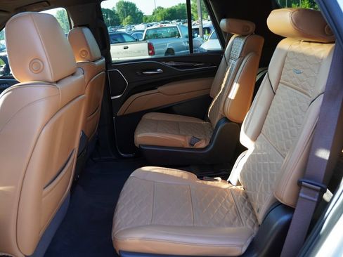 Certified 2022 Cadillac Escalade Sport w/ Touring Package AWD/4WD image 18