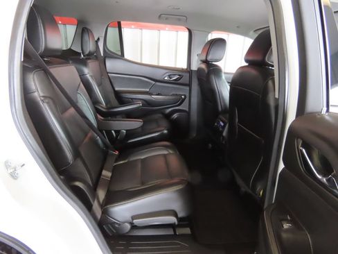 Used 2019 GMC Acadia SLT FWD image 32