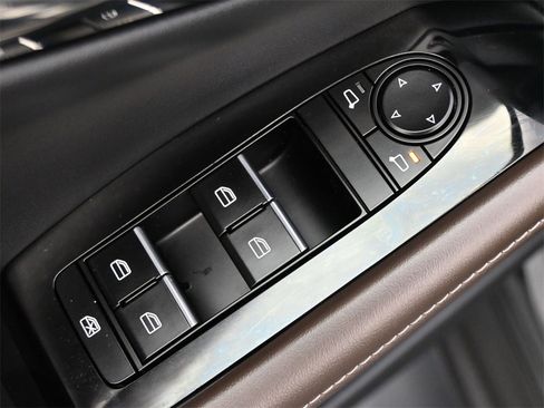 Used 2023 MAZDA CX-30 AWD 2.5 S w/ Premium Package image 4