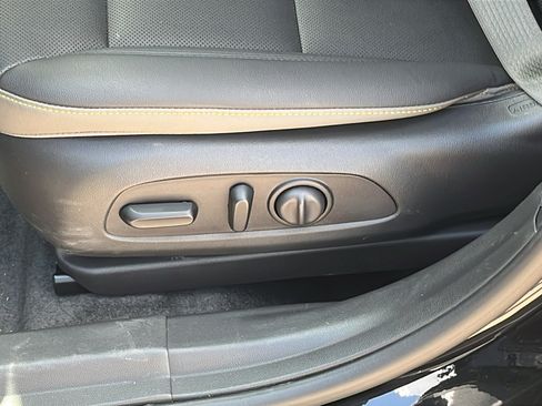 Used 2025 Chevrolet Trax ACTIV w/ Sunroof Package FWD image 11