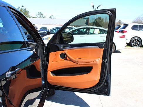 Used 2013 BMW X6 M image 30