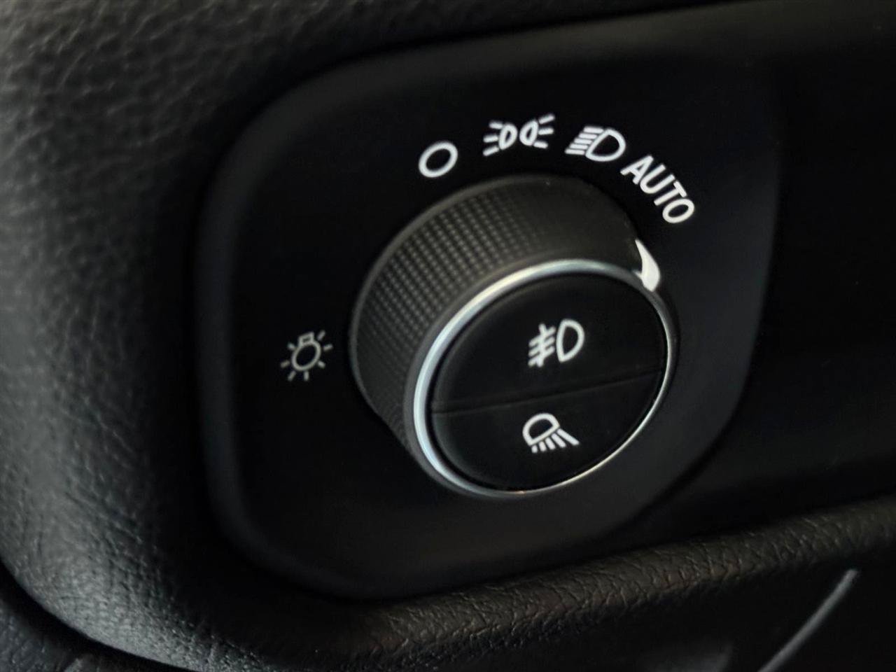 Used 2021 RAM 1500 Big Horn AWD/4WD image 14