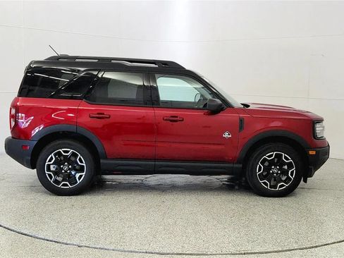 Used 2025 Ford Bronco Sport Outer Banks AWD/4WD image 8