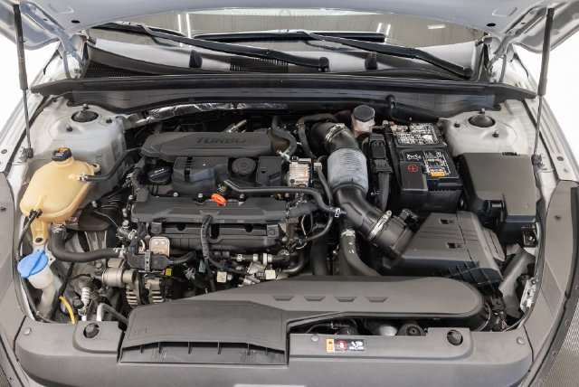 Used 2023 Kia K5 GT-Line AWD/4WD image 3