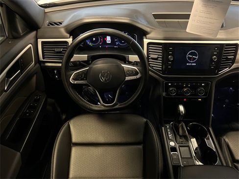 Certified 2023 Volkswagen Atlas Cross Sport SE image 19